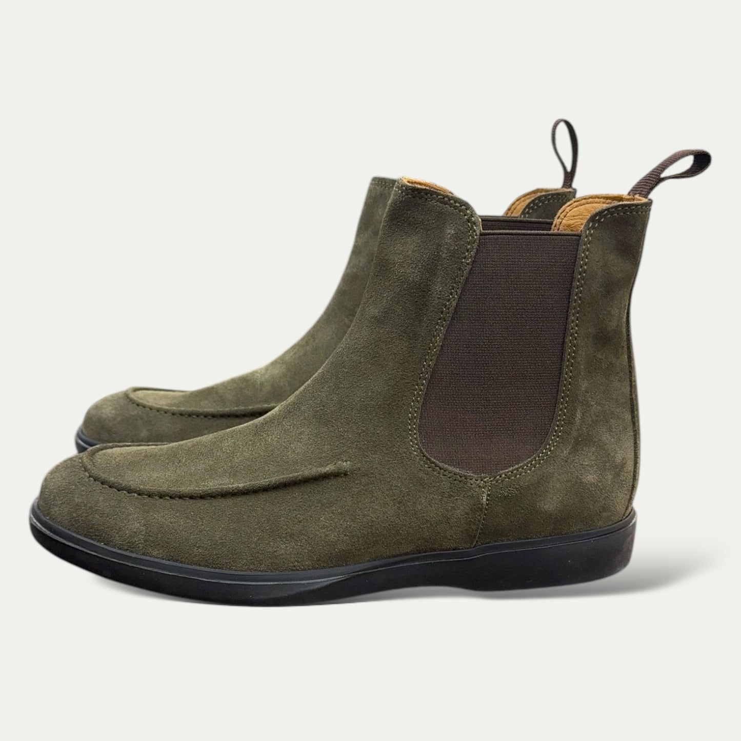 CHELSEA BOOTS EN DAIM VERT KAKI