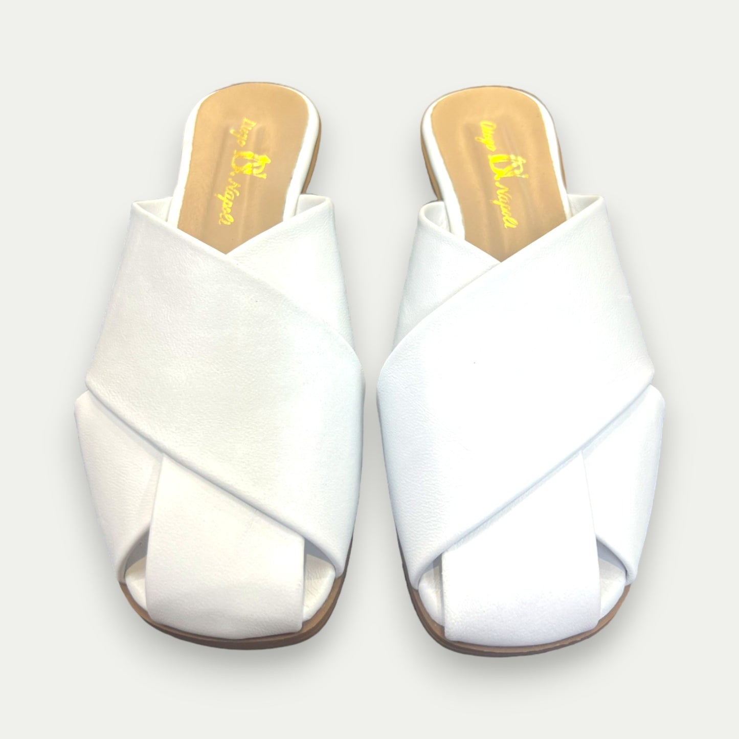SANDALES MULES EN CUIR BLANC PLATES