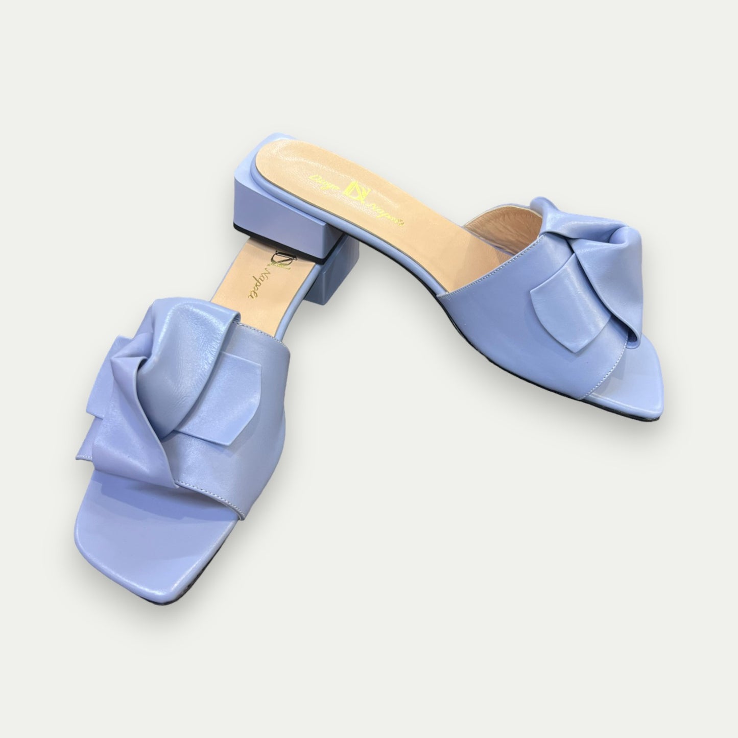 SANDALES Nouées EN CUIR BLEU CIEL
